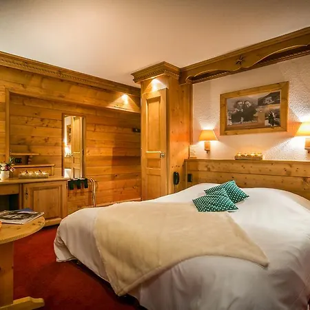 Hotel Le Dahu Hotel-chalet De Tradition 4*